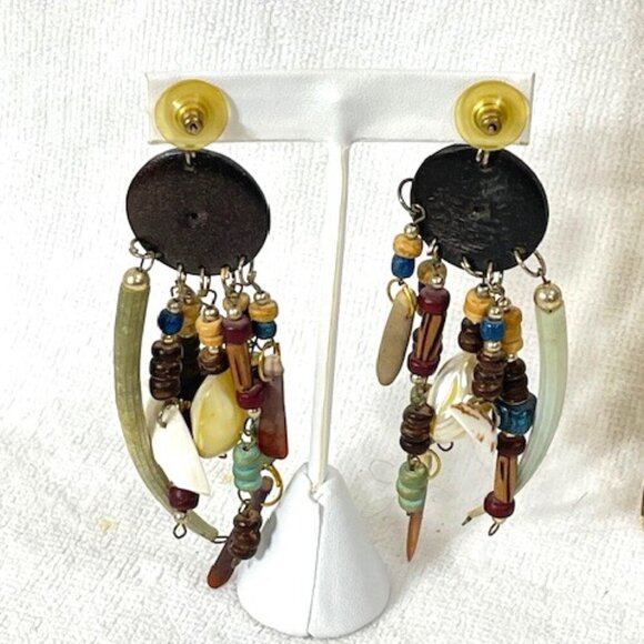 Wooden bead and shell statement earrings. - Picture 9 of 9